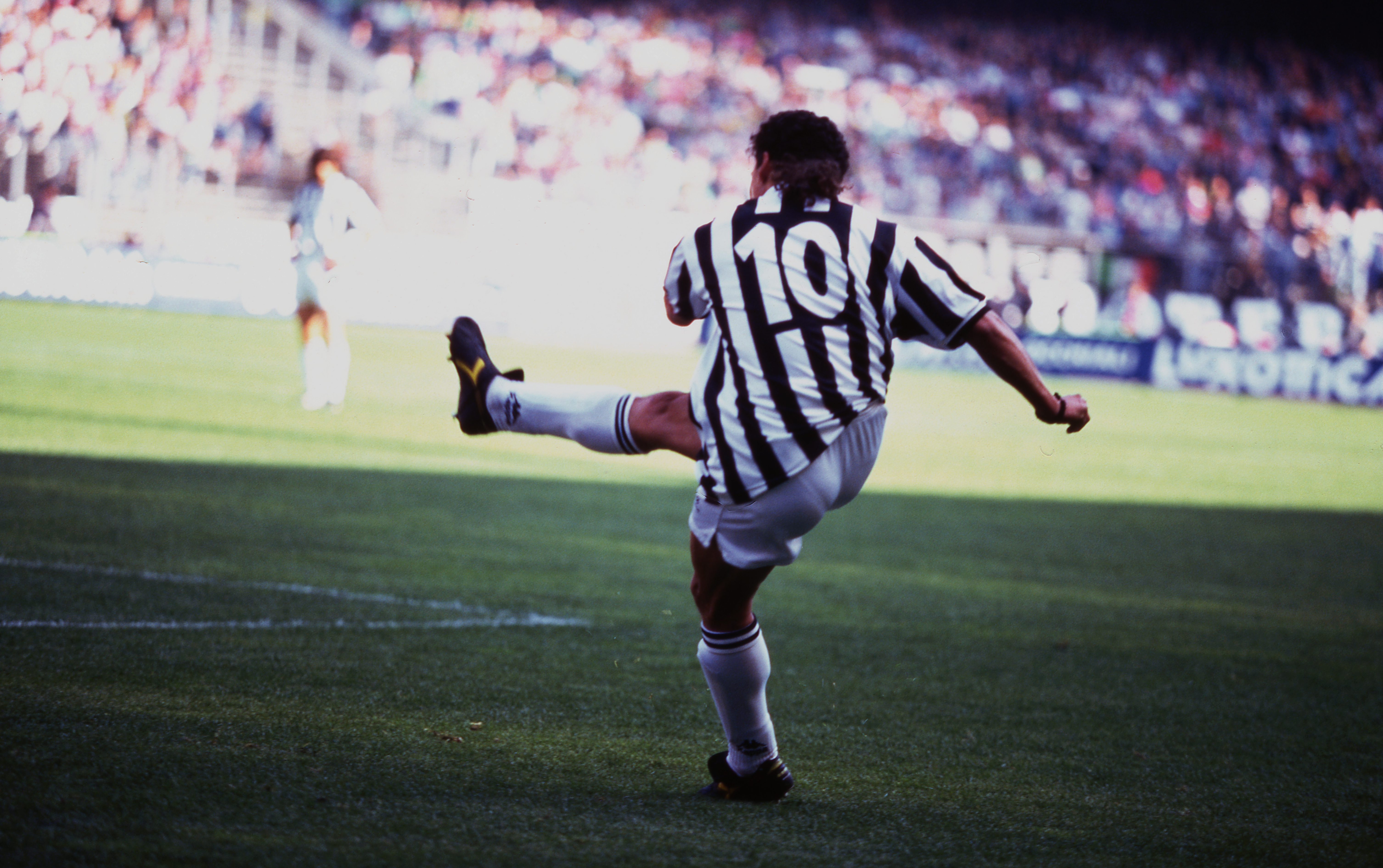 Baggio free kick