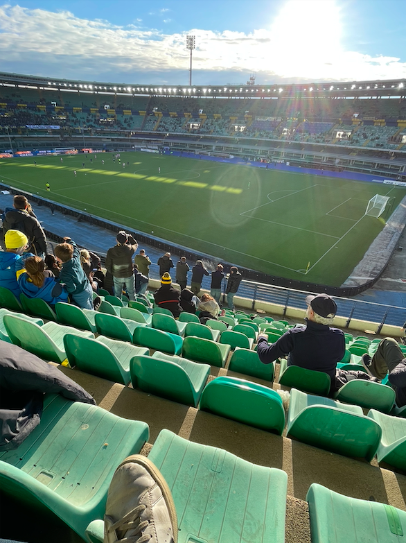 By the time the women's game kicked off there were a few empty seats around the Bentegodi.
