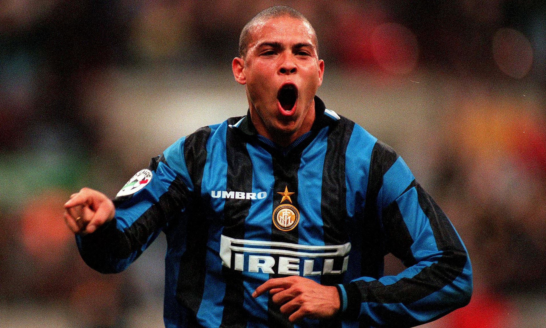 Ronaldo playing for Inter Milan during the peak era of Serie A